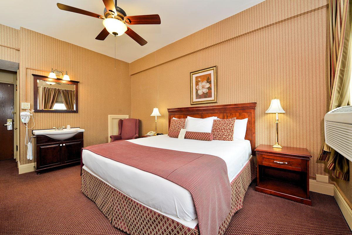 Genetti Hotel Guestroom & Suites Accommodations