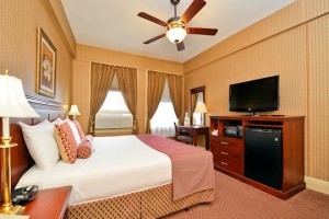 Genetti Hotel & Suites - King Traditional Room